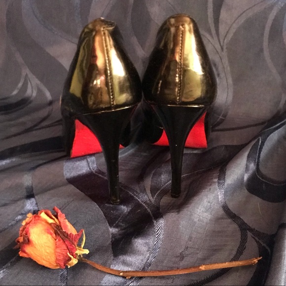 Steve Madden 5” Black Patent Platform Pumps - Picture 2 of 5